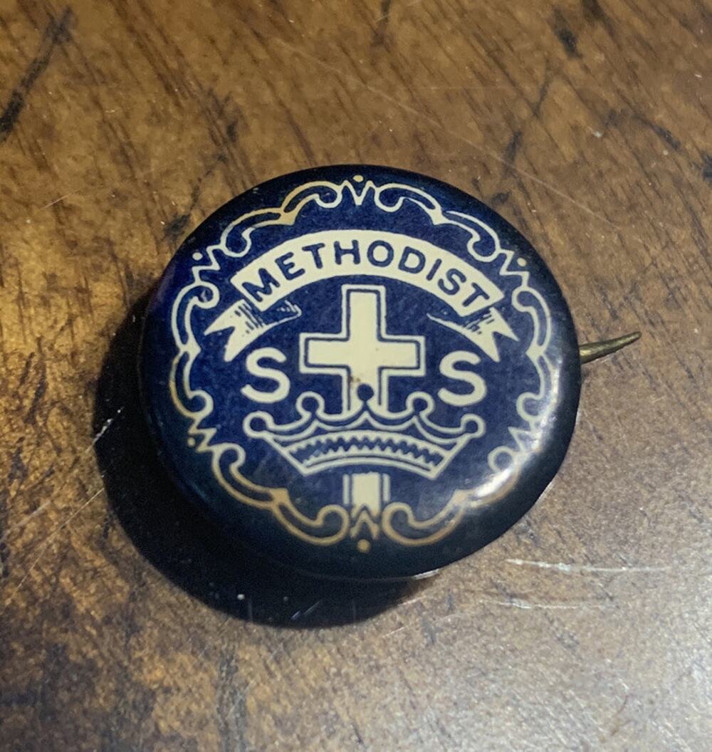 Methodist SS Cross Crown Christian Religious Pin Pinback Button Blue Religion